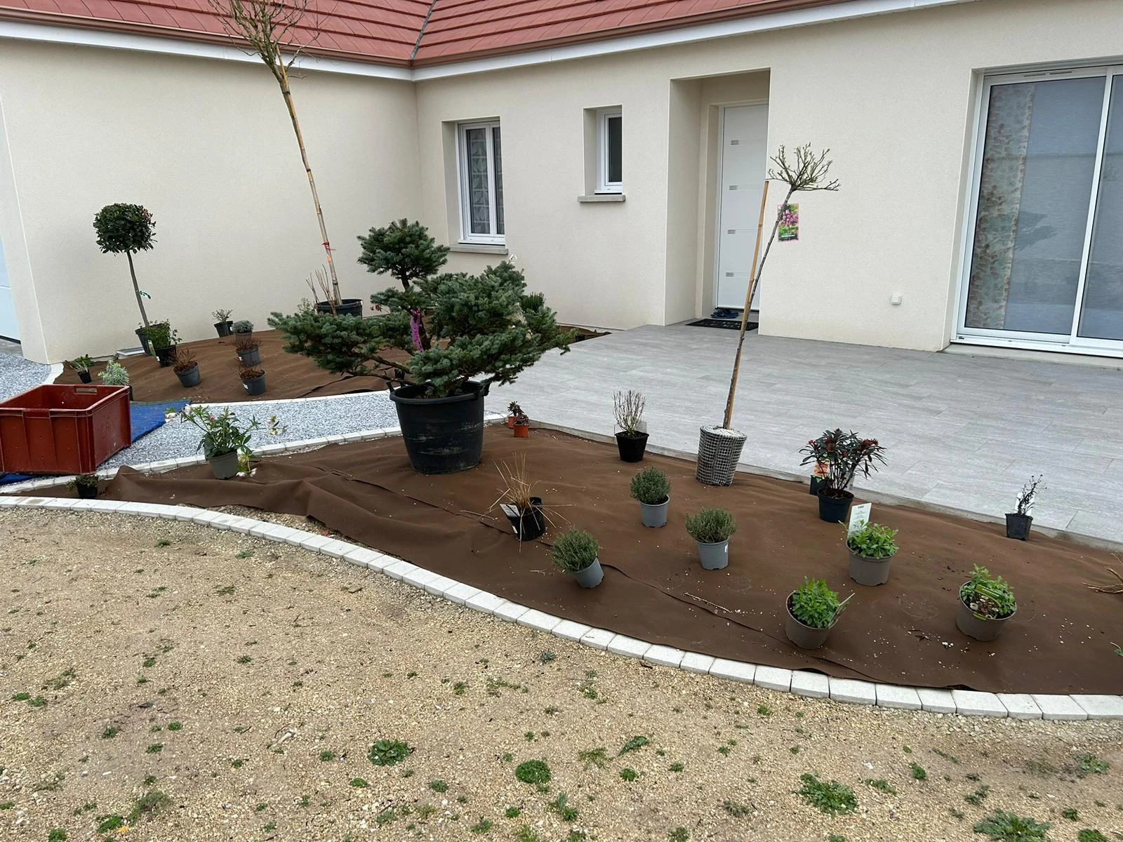 Création d'un massif avec plantation