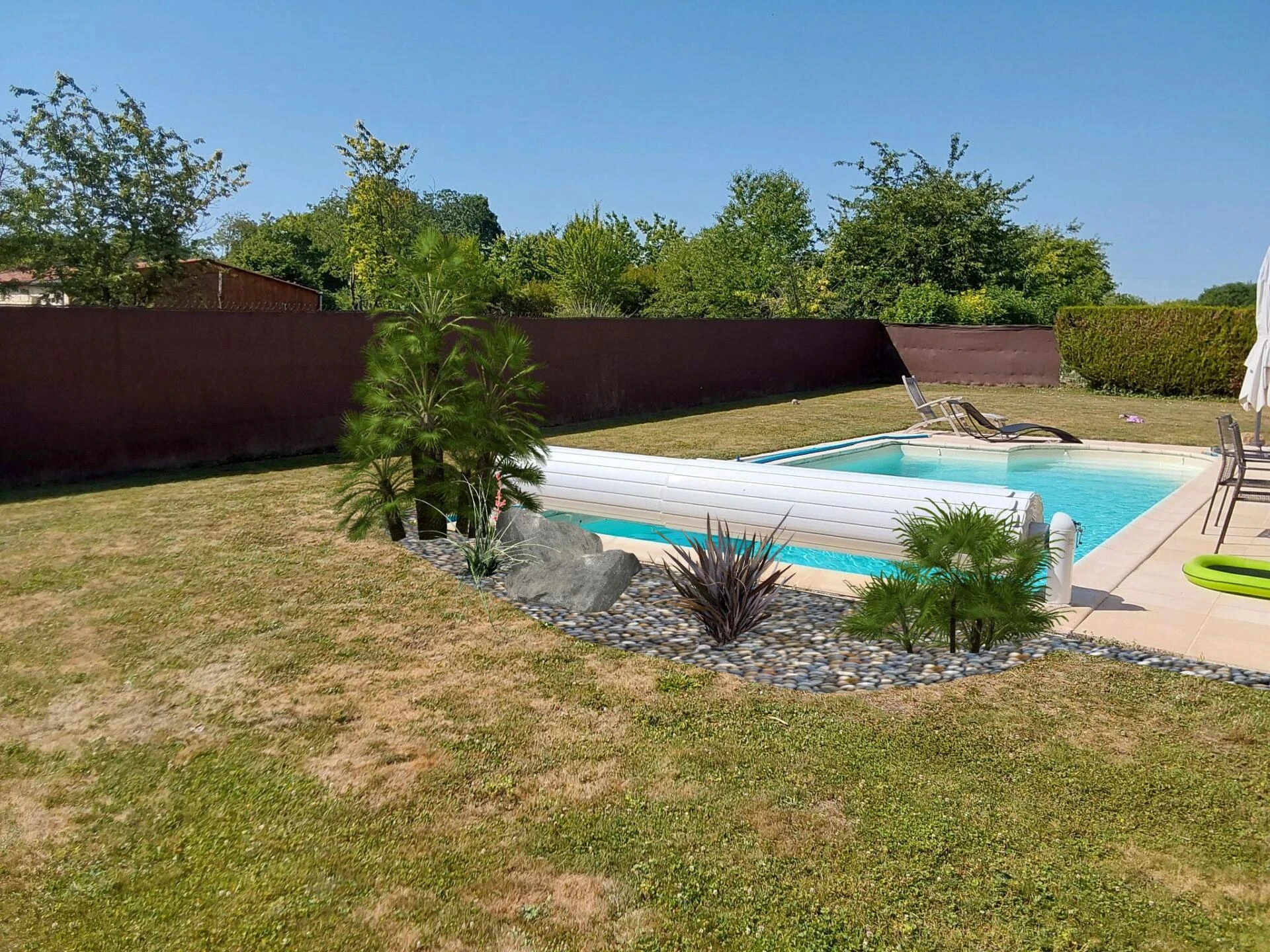 Création d'un massif en bord de piscine