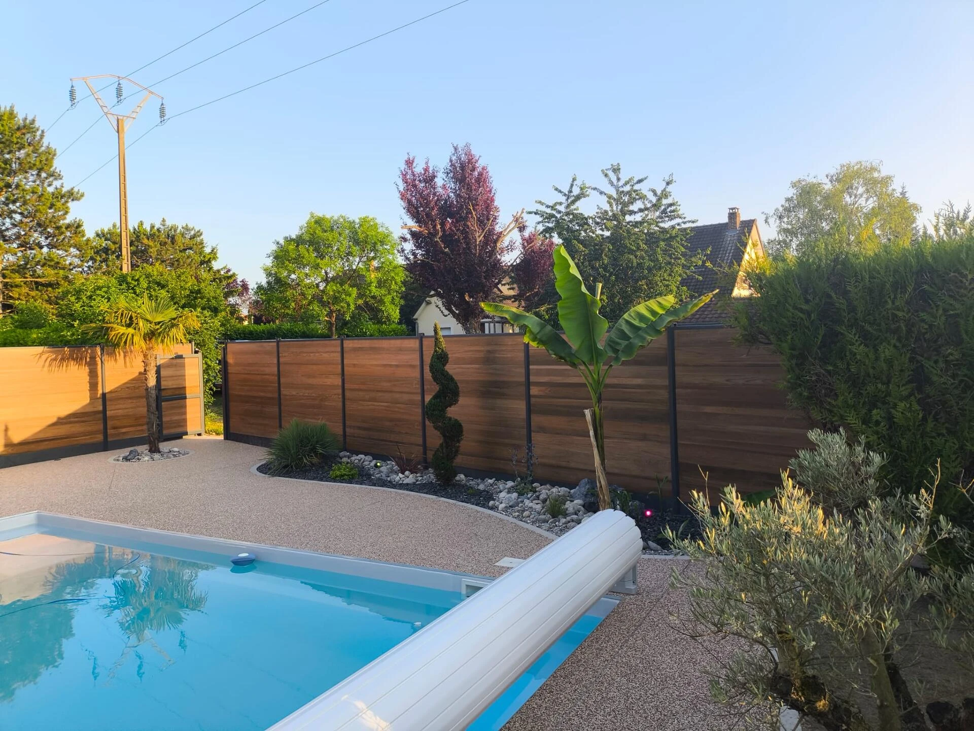 Création d'un massif en bord de piscine