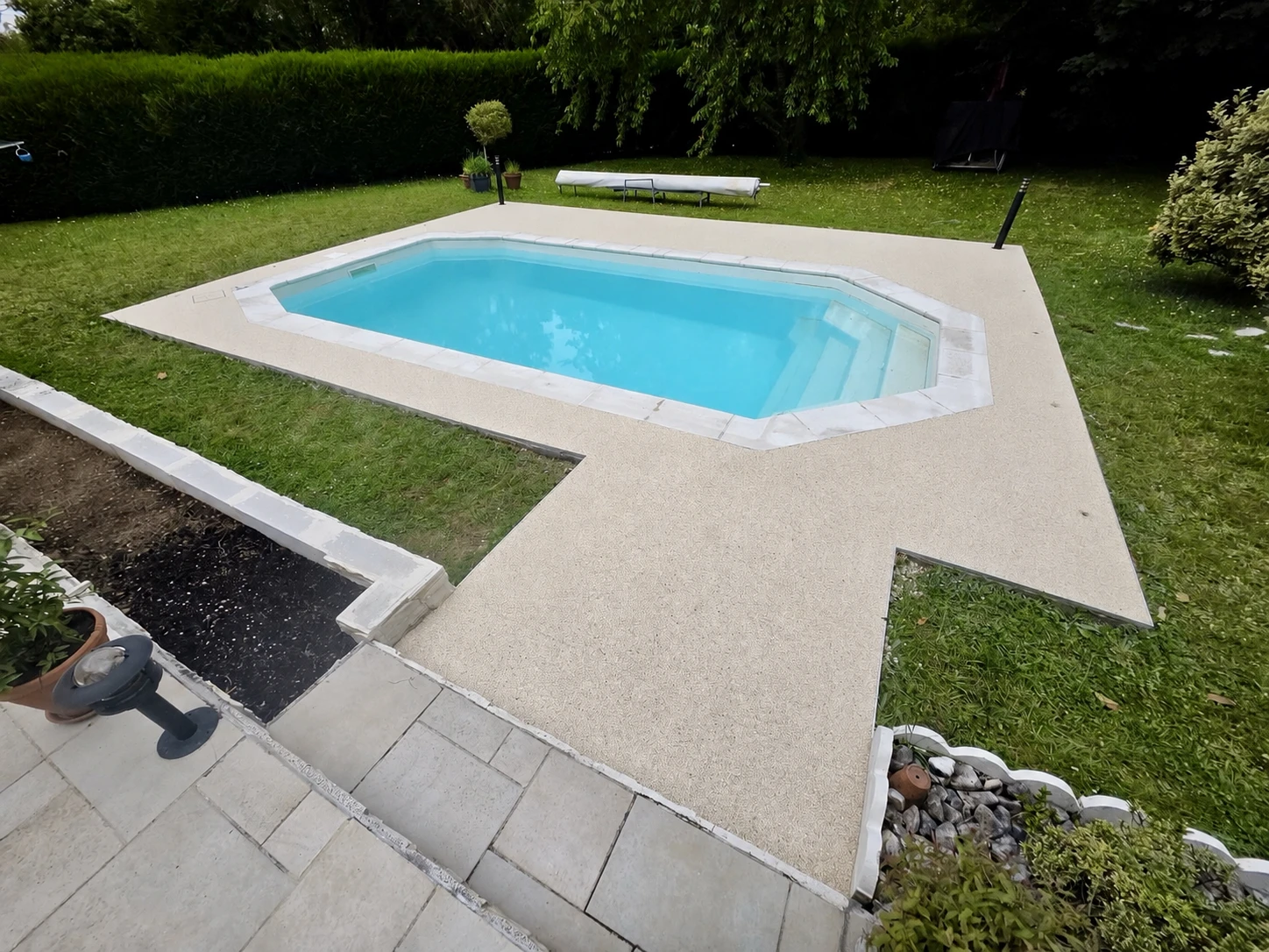 Plage de piscine en Hydrostar