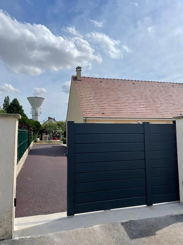Portail coulissant aluminium