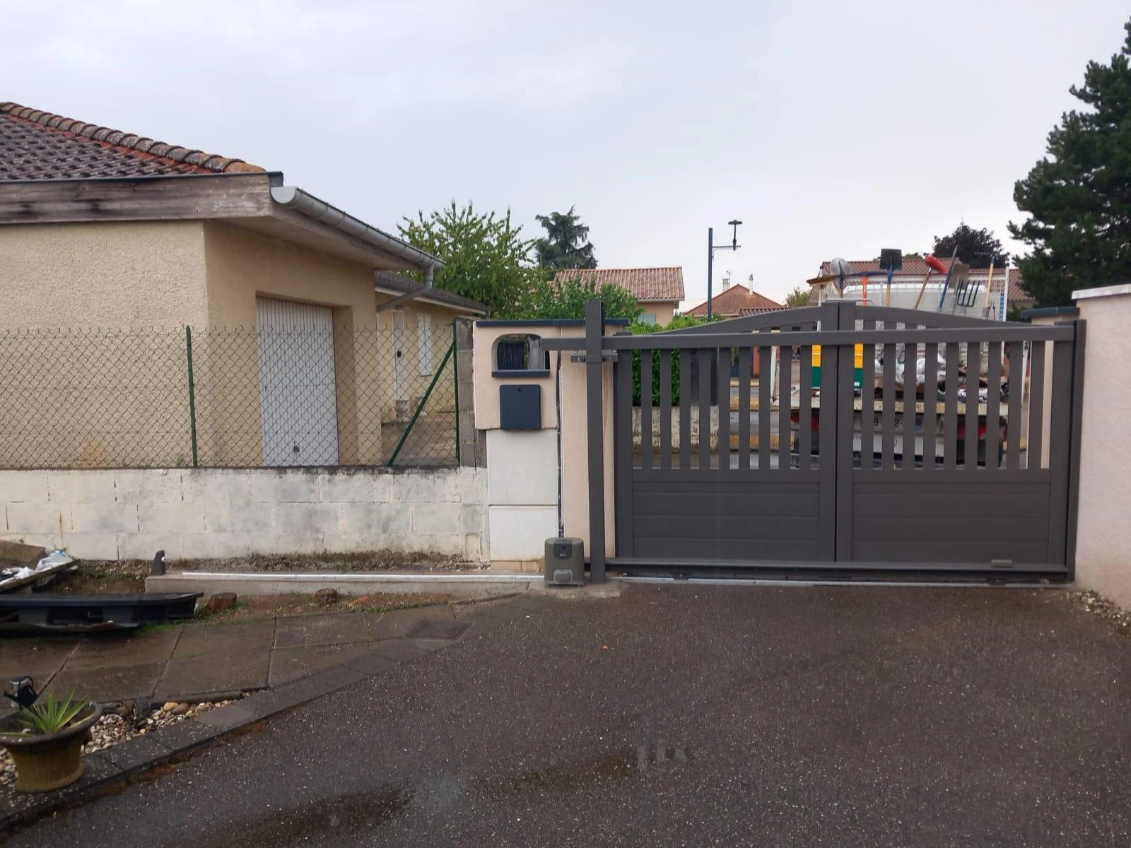 Portail DoMai'N Baraize avec motorisation