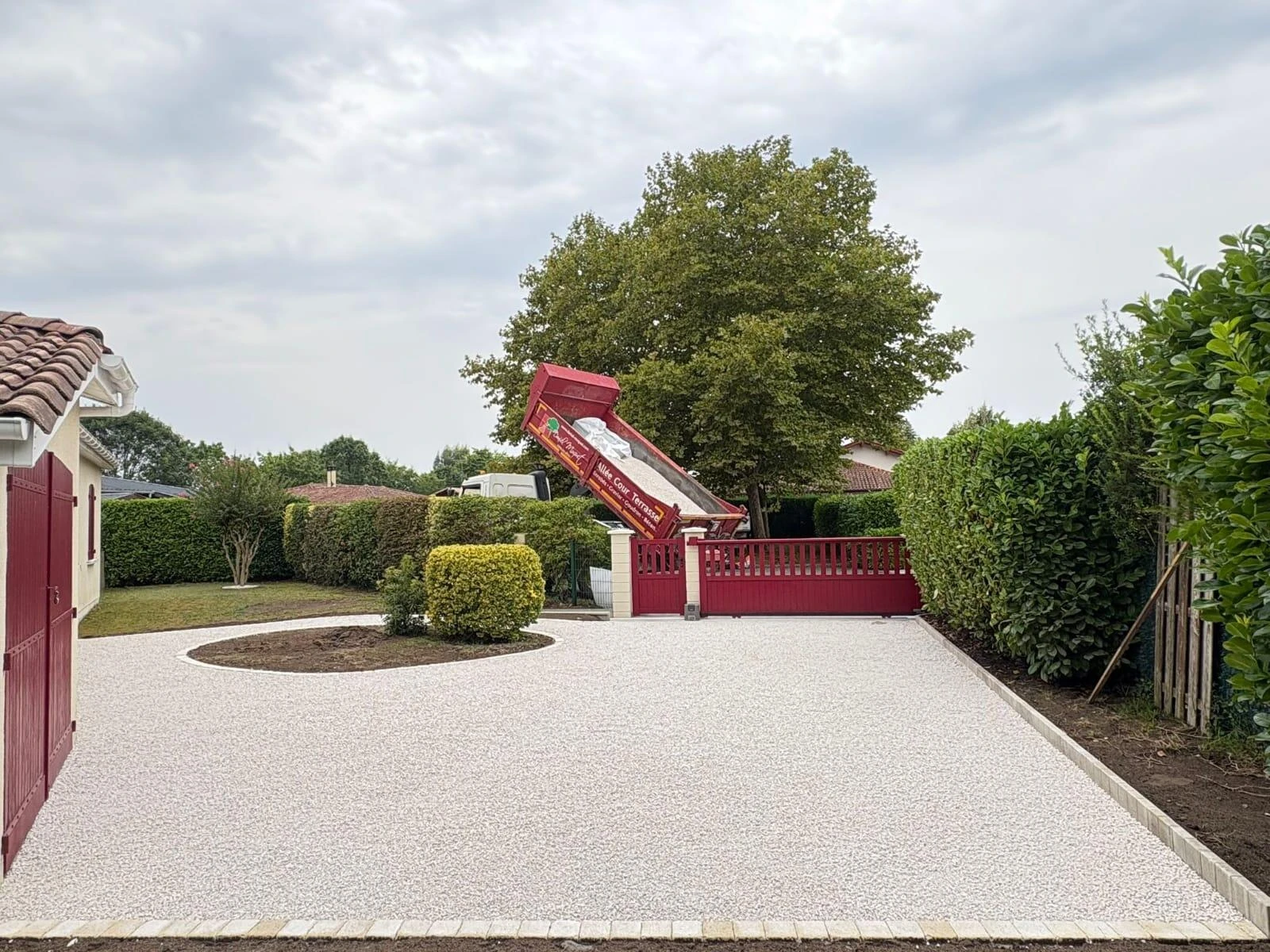 Portail Indre rouge