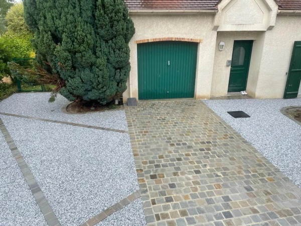 Allée de garage en Alvéostar® et pavage dallage