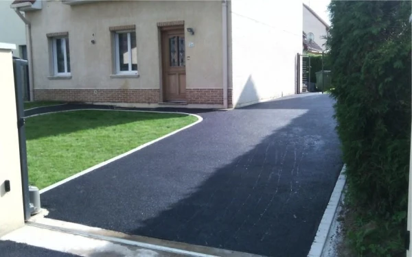 Allée de garage en enrobé à chaud