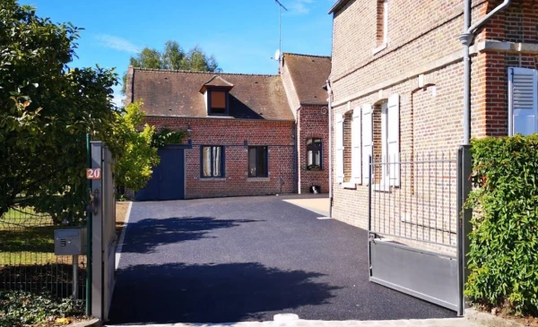 Allée de garage en enrobé à chaud et Hydrostar®