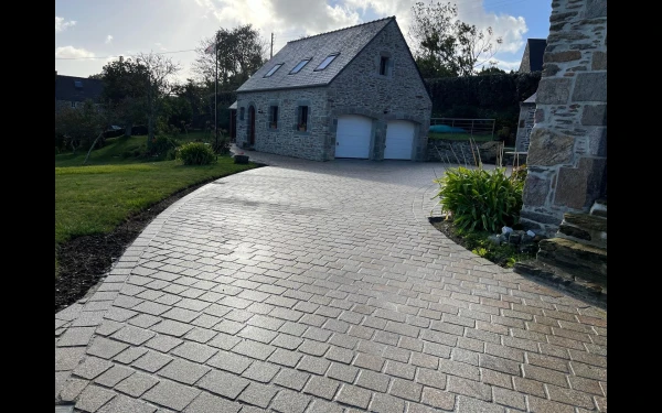 Allée de garage en pavage dallage
