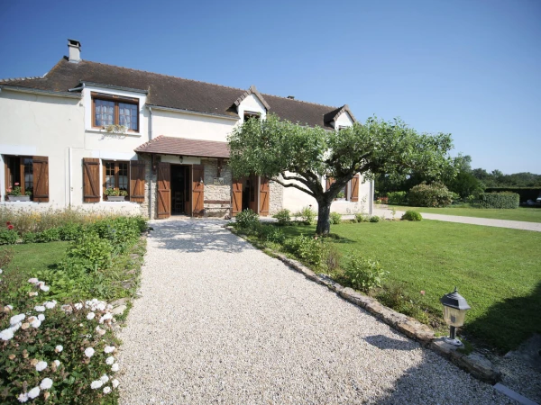 Allée piétonne en Alvéostar® beige à Pourrain (89)