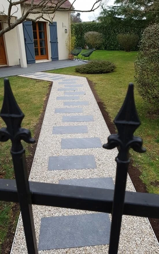 Allée piétonne en Alvéostar® et dallage