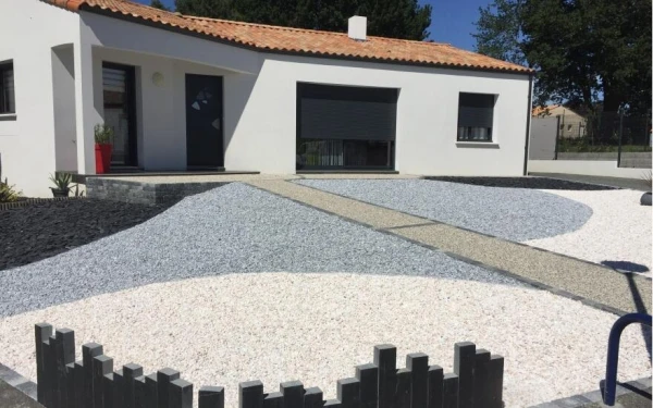 Allée piétonne en béton désactivé