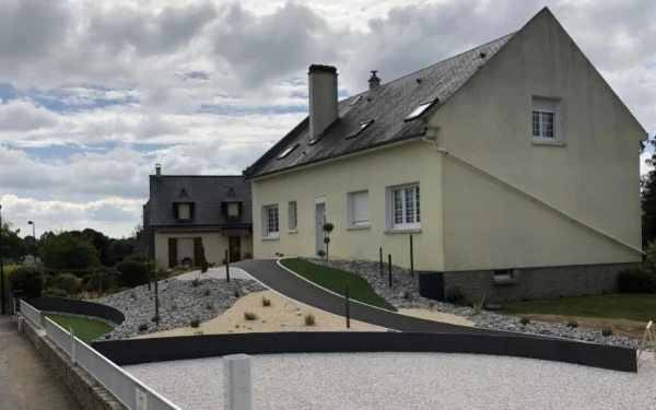 Allée piétonne en DM Green® et enrobé noir à chaud