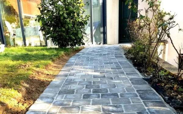 Allée piétonne en pavage