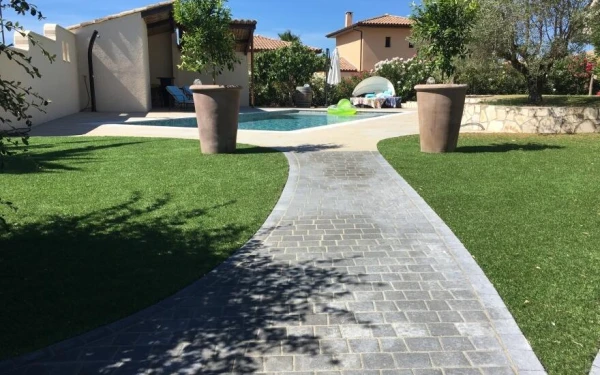 Allée piétonne en pavé La Couture® et DM Green®