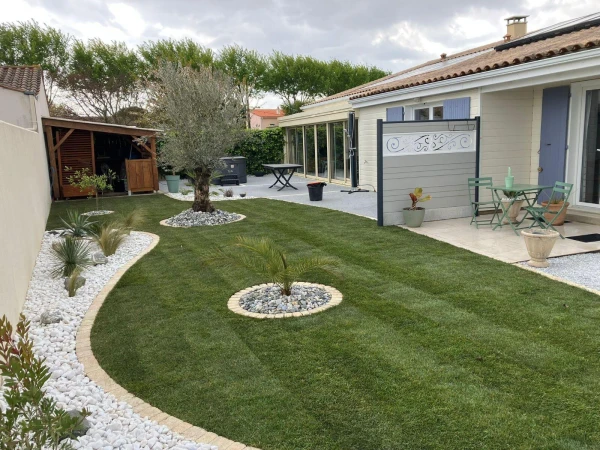 Aménagement d'un jardin sur la commune de Port Des Barques