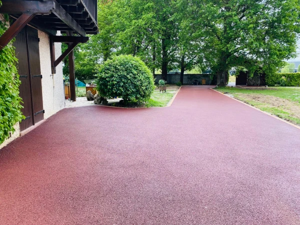 Chemin en enrobé à chaud