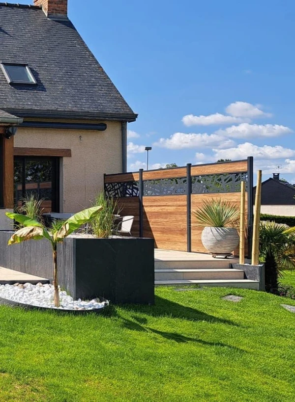 Clôture compostite DoMaStyl' Effet Bois Teck avec Décor New York