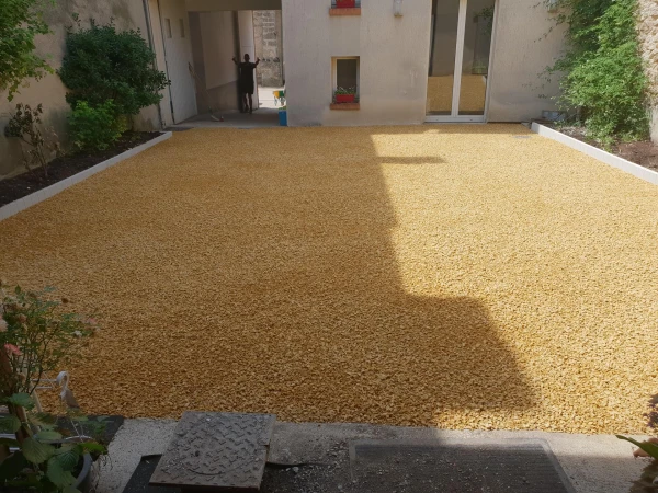 Cour en Alvéostar®