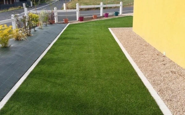 Cour en Alvéostar® et DM Green®