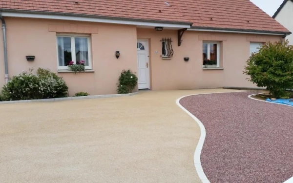 Cour en Alvéostar® et Minéralstar®