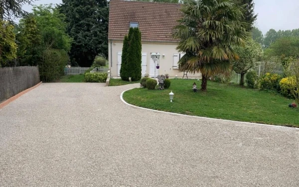 Cour en Alvéostar® et pavé La Couture®