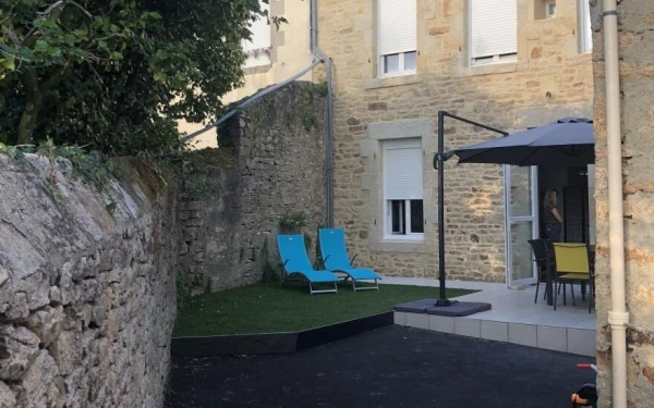 Cour en Dmgreen® et enrobé noir à chaud - Entreprise Allain 56