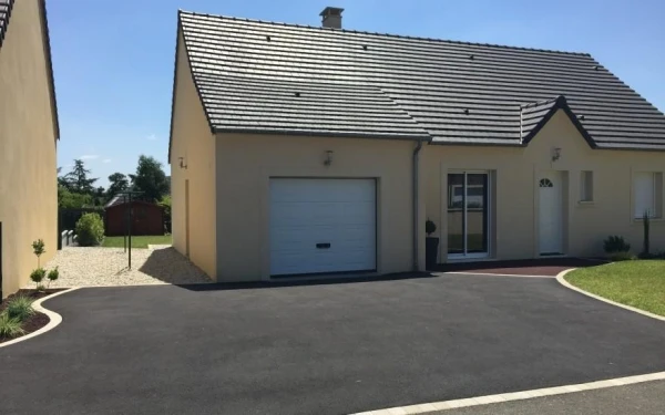 Cour en enrobé et Stardraine®