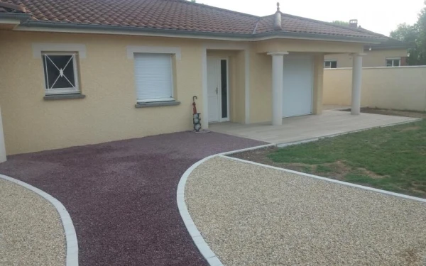 Cour en Gravistar®, Boibé® et Alvéostar®