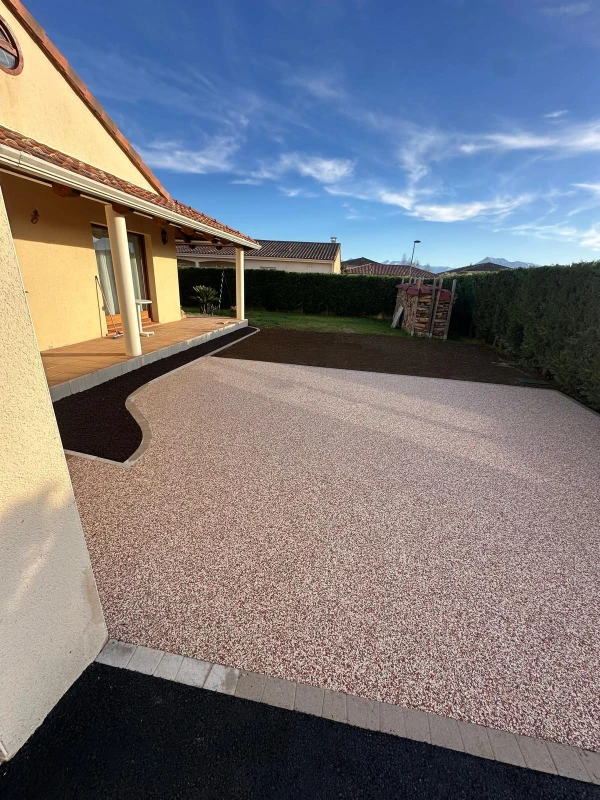 Cour en Hydrostar beige