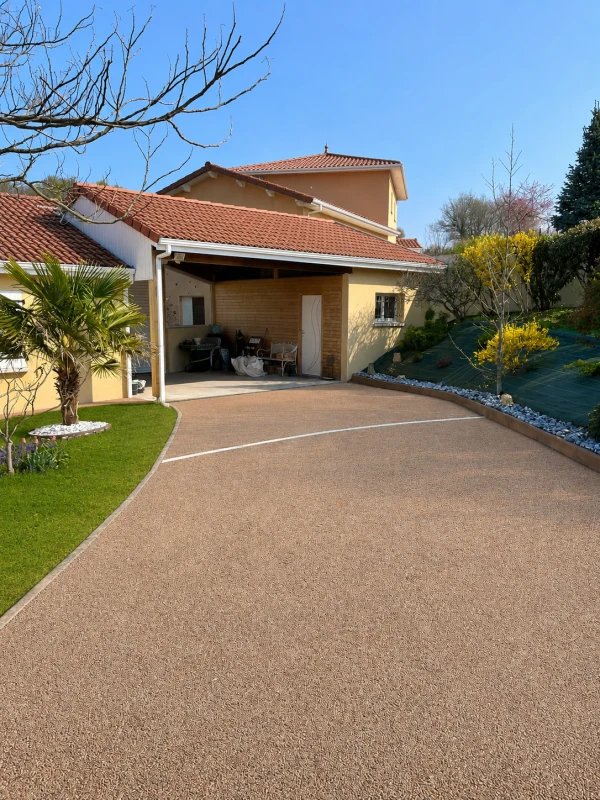 Cour en Hydrostar corail