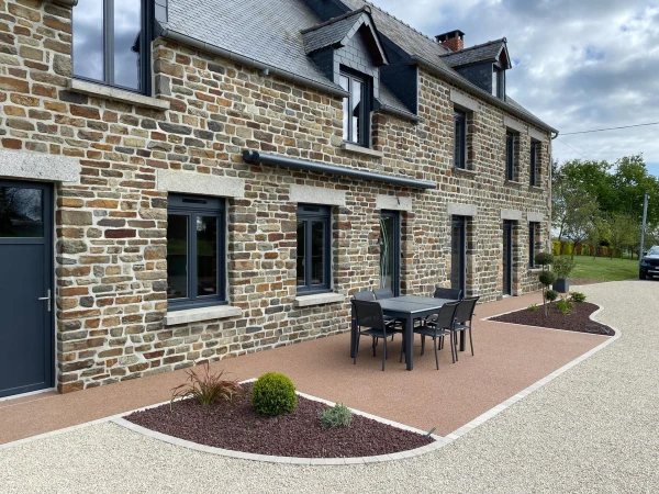 Cour en Hydrostar et Gravistar
