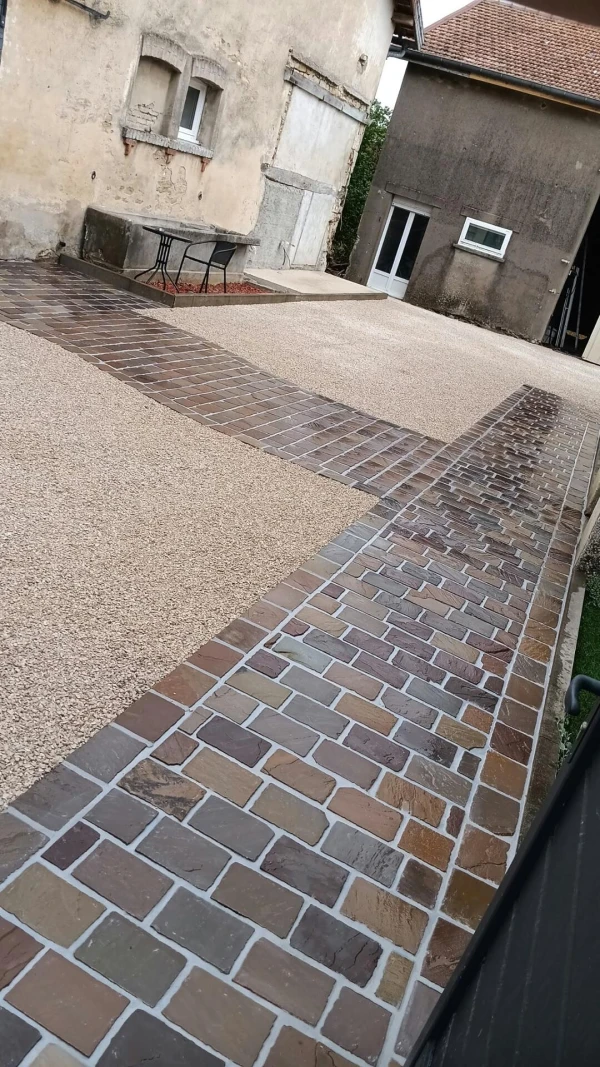 Cour en pavage et en Alvéostar — photo 2