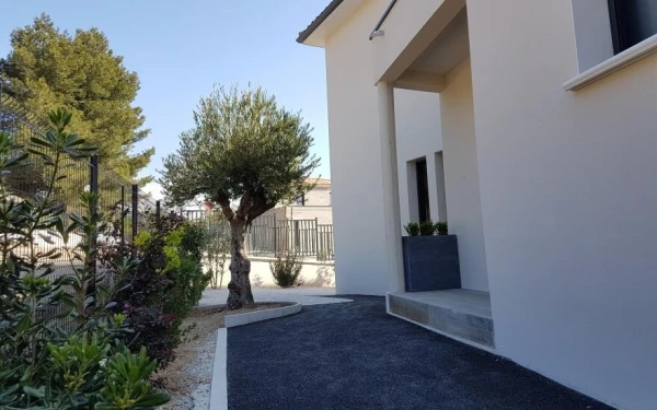 Cour en Stardraine® et Alvéostar®