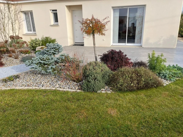 Création d'un massif avec plantation