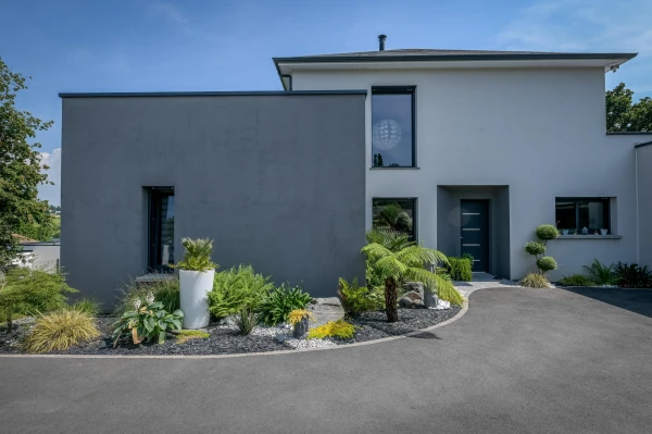 Création paysagère et massifs avec galets