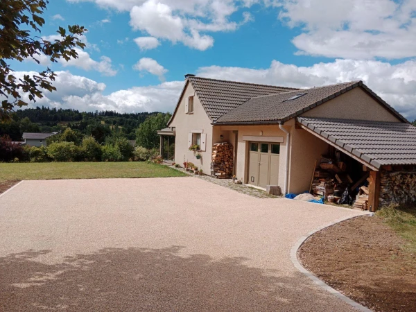 Entrée de maison en Alvéostar® et Pavé la couture®
