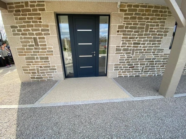 Entrée de maison en Alvéostar®, Hydrostar® et Pavé la couture®