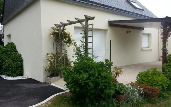Entrée de maison en béton désactivé et Stardraine®