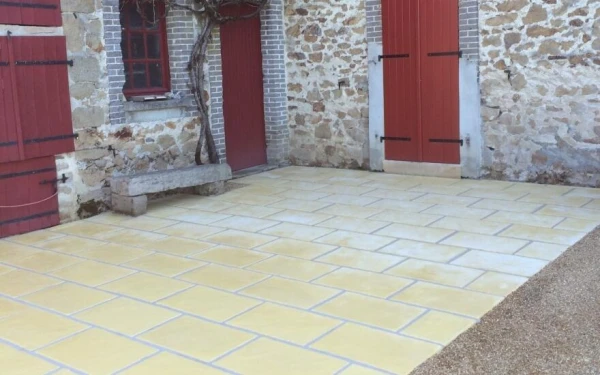 Entrée de maison en dallage