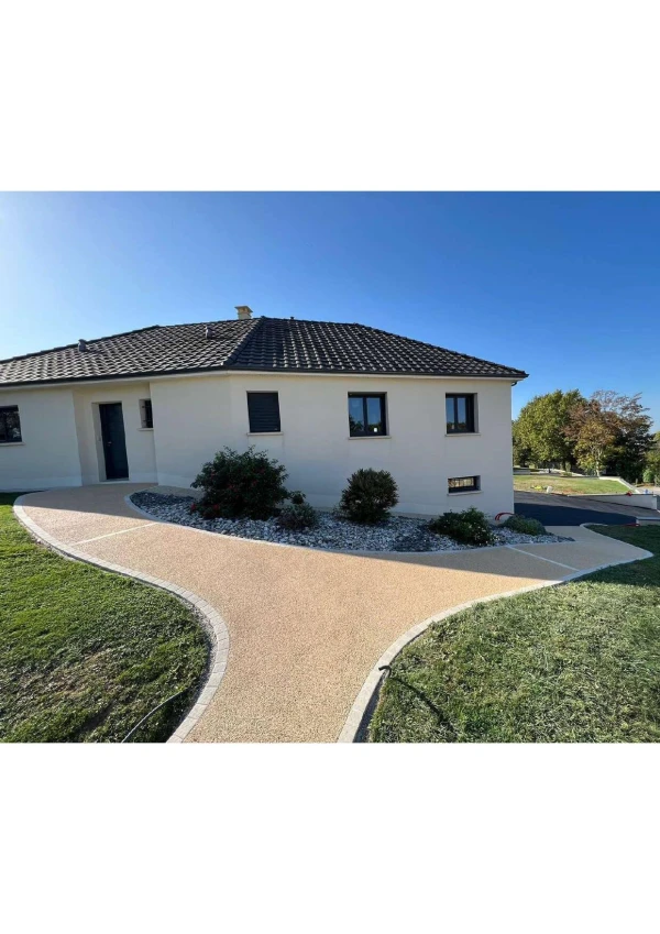 Entrée de maison en Minéralstar® et Pavé la couture®