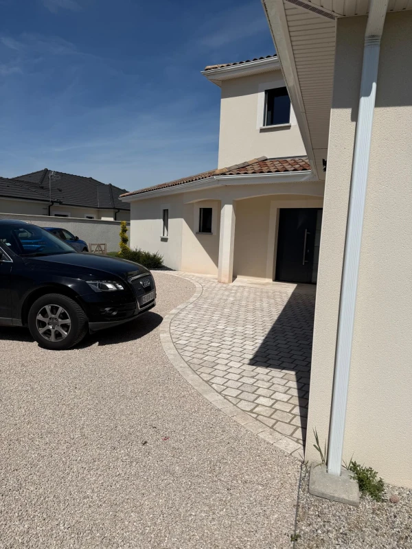 Entrée de maison en PAVAGE