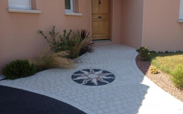 Entrée de maison en pavé La Couture®