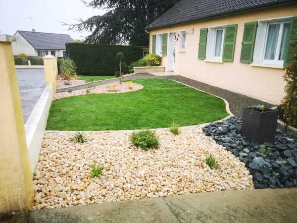 Gazon de plaquage, massifs, et enrochement