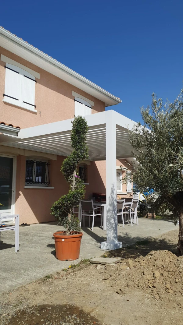 Pergola bioclimatique