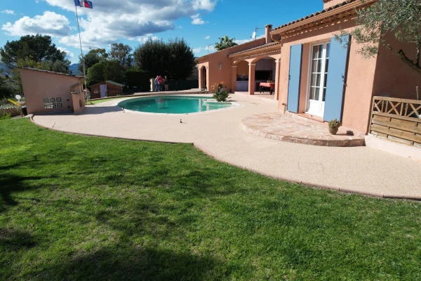 Plage de piscine en Hydrostar®