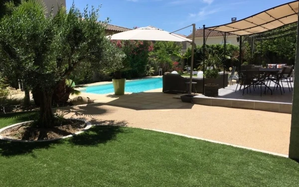 Plage de piscine en Minéralstar® et Dmgreen® - Entreprise Perez