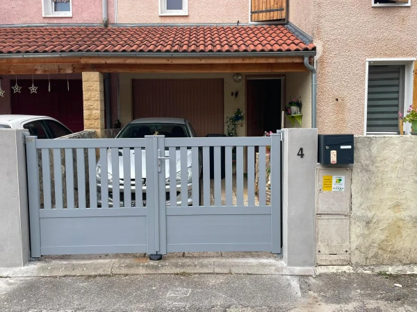 Portail aluminium battant DoMai'N Mayenne