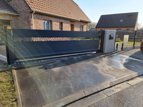 Portail aluminium et clôture gabion