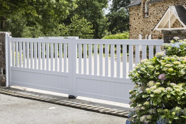 Portail battant PVC DoMaPlast' Manhattan