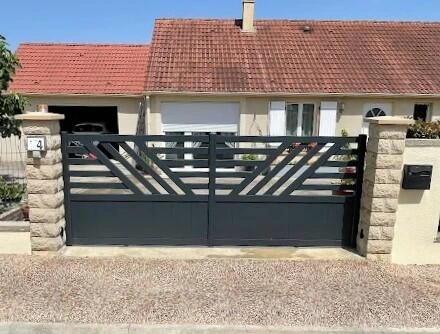 Portail coulissant aluminium