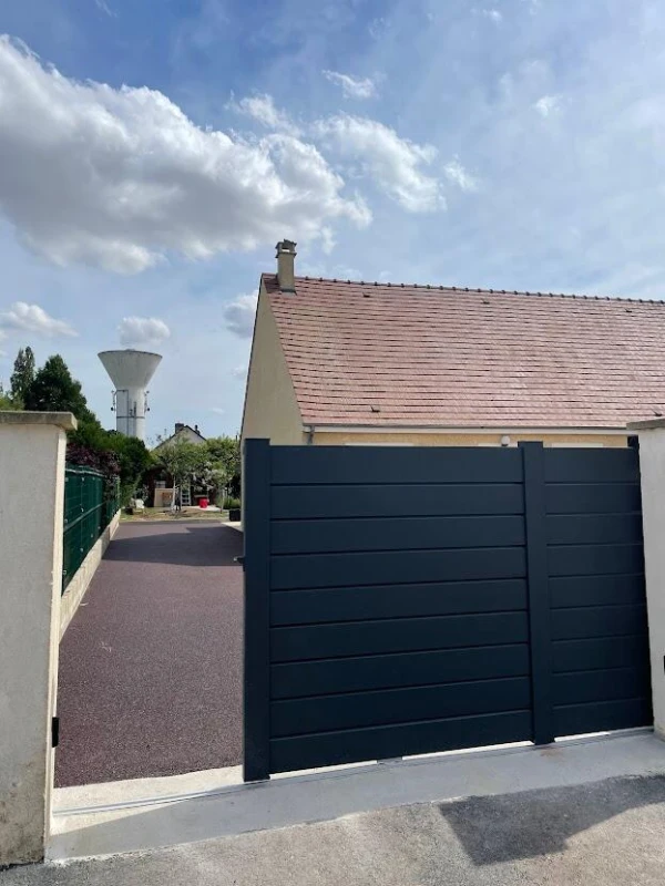 Portail coulissant aluminium